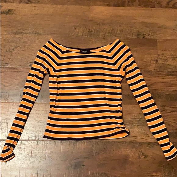 Off the shoulder crop top - Picture 1 of 2